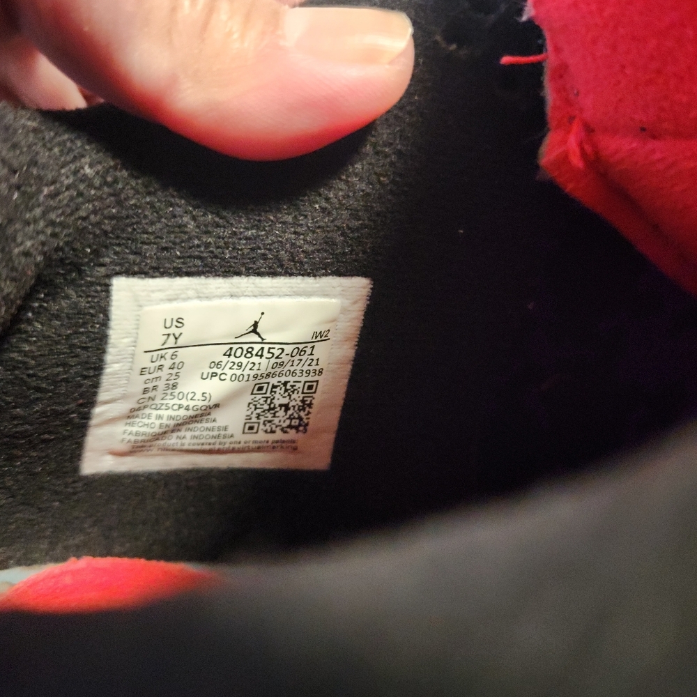 Air Jordan 4 Retro Grey/Infrared Sneakers, Size 7Y - Picture 4 of 12